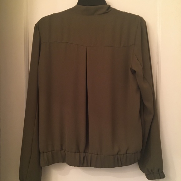 3/$20✨NWT Bomber Jacket - Picture 2 of 6